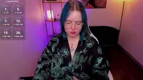 manic_pixie_ online show from July 16, 3:29 pm