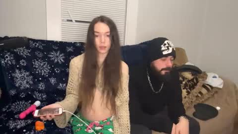 manicpixiedreamfrog online show from January 9, 3:42 am