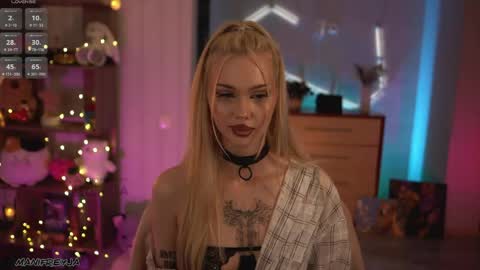 Amelie online show from May 5, 8:50 pm