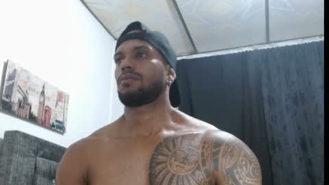 Snapshot of manolofitt chatting on February 2, 2:06 am Manolo online show from February 2, 2:06 am