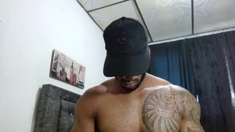 Snapshot of manolofitt chatting on February 5, 2:59 pm Manolo online show from February 5, 2:59 pm