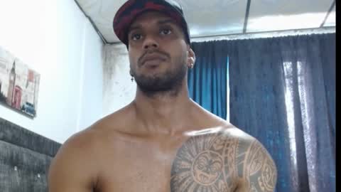 Snapshot of manolofitt chatting on February 12, 7:02 pm Manolo online show from February 12, 7:02 pm