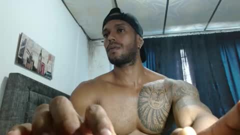 Snapshot of manolofitt chatting on February 15, 2:55 pm Manolo online show from February 15, 2:55 pm