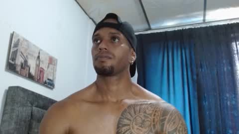 Snapshot of manolofitt chatting on February 18, 5:21 pm Manolo online show from February 18, 5:21 pm