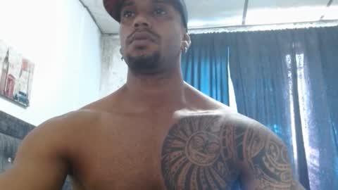 Snapshot of manolofitt chatting on March 8, 3:13 pm Manolo online show from March 8, 3:13 pm