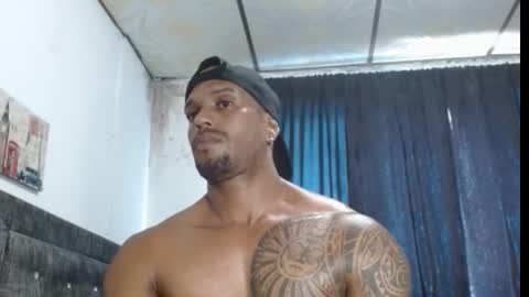 Snapshot of manolofitt chatting on March 11, 6:52 pm Manolo online show from March 11, 6:52 pm