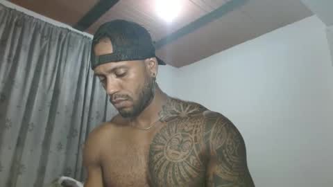 Snapshot of manolofitt chatting on September 18, 2:02 am Manolo online show from September 18, 2:02 am