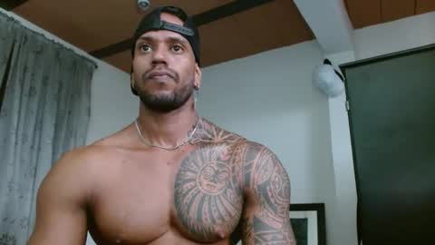 Snapshot of manolofitt chatting on October 5, 8:07 pm Manolo online show from October 5, 8:07 pm