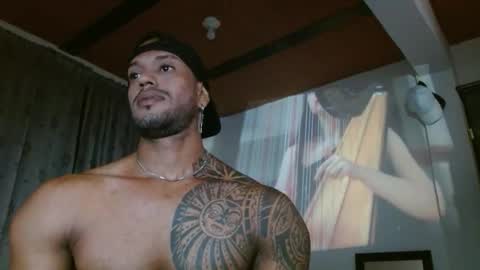 Snapshot of manolofitt chatting on October 21, 3:24 pm Manolo online show from October 21, 3:24 pm