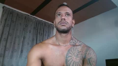 Snapshot of manolofitt chatting on November 1, 2:19 pm Manolo online show from November 1, 2:19 pm