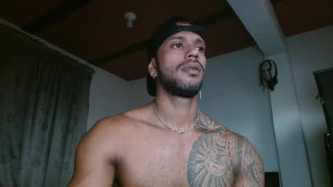 Snapshot of manolofitt chatting on November 8, 6:40 pm Manolo online show from November 8, 6:40 pm