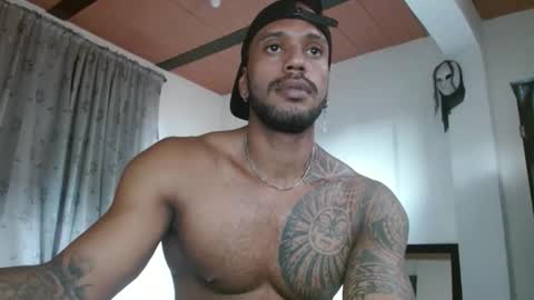 Snapshot of manolofitt chatting on November 9, 7:12 pm Manolo online show from November 9, 7:12 pm