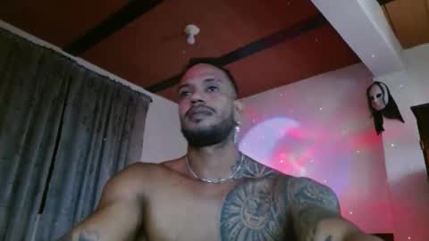 Snapshot of manolofitt chatting on November 21, 4:27 pm Manolo online show from November 21, 4:27 pm