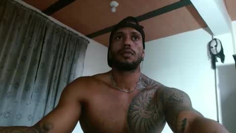 Snapshot of manolofitt chatting on November 23, 7:24 pm Manolo online show from November 23, 7:24 pm