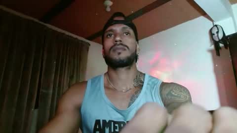 Snapshot of manolofitt chatting on November 26, 1:50 am Manolo online show from November 26, 1:50 am