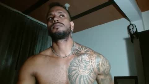 Snapshot of manolofitt chatting on November 27, 5:15 pm Manolo online show from November 27, 5:15 pm