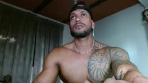 Snapshot of manolofitt chatting on December 3, 9:57 pm Manolo online show from December 3, 9:57 pm