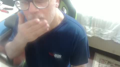 Snapshot of manotcheblu chatting on October 31, 12:55 am manotcheblu online show from October 31, 12:55 am