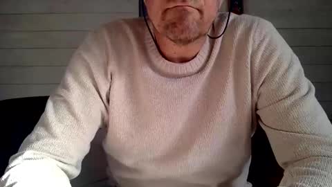 Snapshot of manpower2012 chatting on January 1, 12:44 pm Manpo online show from January 1, 12:44 pm