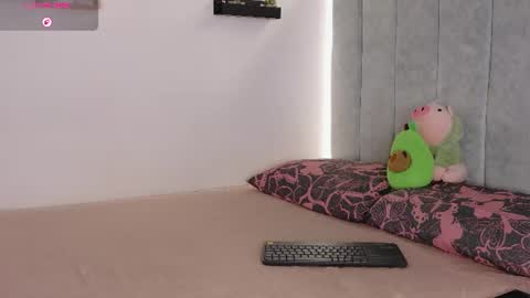 Snapshot of manu_montoya_ chatting on July 2, 4:57 pm Manu online show from July 2, 4:57 pm