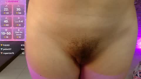 Snapshot of manue_bela chatting on February 6, 5:19 pm Angela online show from February 6, 5:19 pm