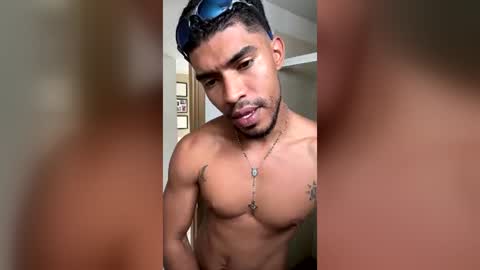 Snapshot of manuel__brown chatting on June 25, 1:59 pm Manuel online show from June 25, 1:59 pm
