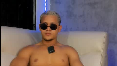 Manuel online show from December 2, 3:45 am