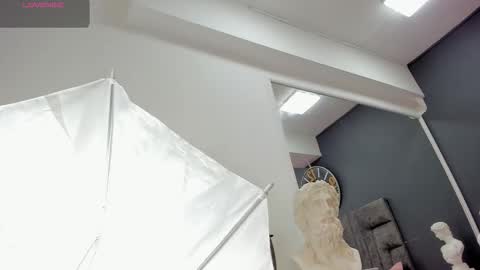 Manuel Rivero online show from March 3, 3:45 am