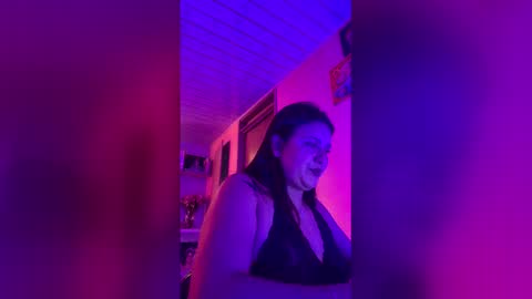 Snapshot of manuela_love20 chatting on May 8, 8:58 pm Manuela Love20 online show from May 8, 8:58 pm