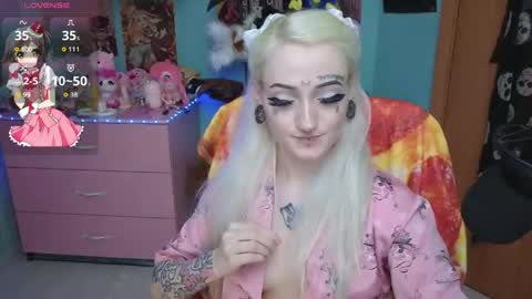 Snapshot of manuela_unicorn chatting on May 24, 8:58 pm Manuela online show from May 24, 8:58 pm