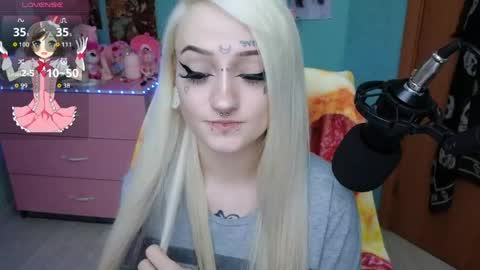 Snapshot of manuela_unicorn chatting on May 27, 9:01 pm Manuela online show from May 27, 9:01 pm