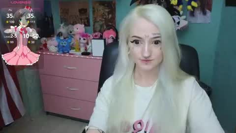 Snapshot of manuela_unicorn chatting on June 16, 7:38 pm Manuela online show from June 16, 7:38 pm