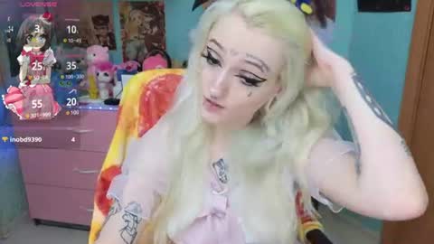 Manuela online show from July 2, 5:52 pm