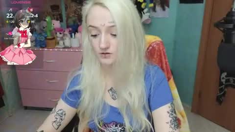 Manuela online show from July 10, 6:10 pm