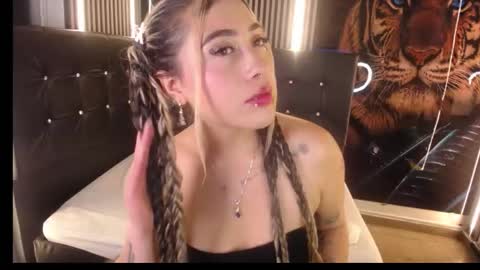 Manuela  online show from November 5, 6:02 am