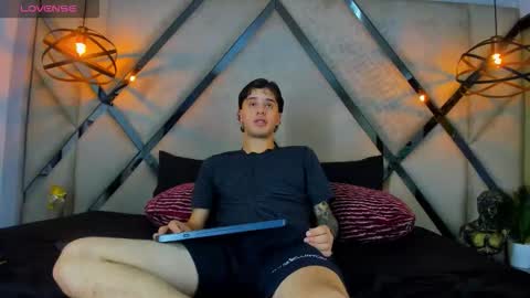 Manuel online show from March 13, 5:03 am