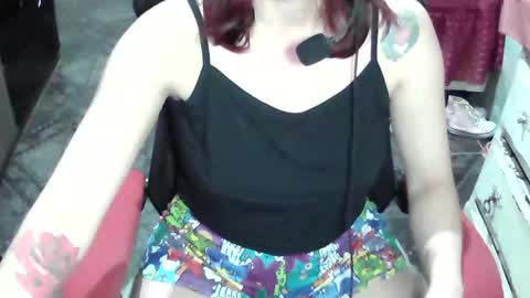 Manu Escarlate online show from October 27, 2:04 am