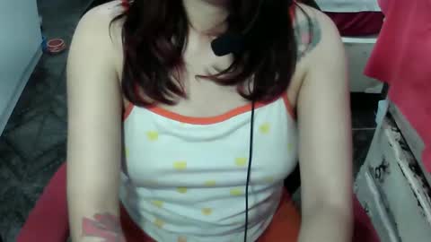 Snapshot of manuescarlate13 chatting on May 4, 6:09 am Manu Escarlate online show from May 4, 6:09 am