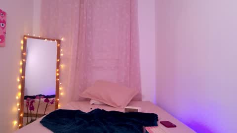     online show from December 17, 7:25 am