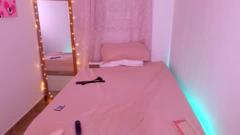     online show from March 13, 11:17 am