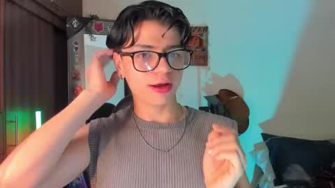 Snapshot of mar_alexis chatting on December 19, 1:01 am mar_alexis online show from December 19, 1:01 am