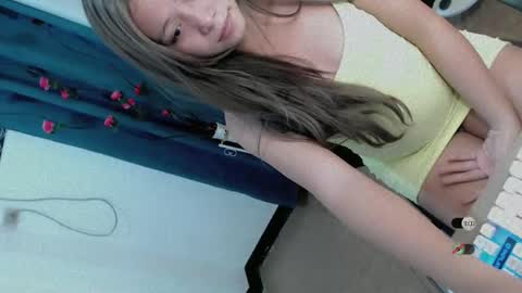 Snapshot of mar_marie chatting on April 30, 1:50 pm mar_marie online show from April 30, 1:50 pm