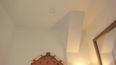 Snapshot of mara_betancurt chatting on October 31, 11:06 pm Mara online show from October 31, 11:06 pm