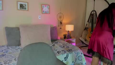 Snapshot of mara_jackson_ chatting on November 18, 2:43 pm MARA online show from November 18, 2:43 pm