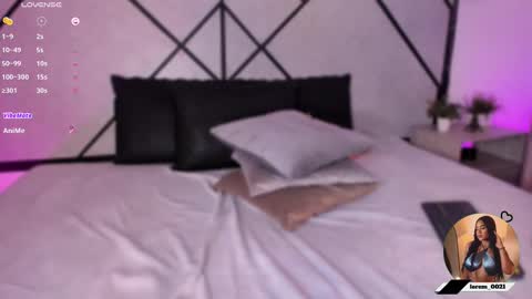Snapshot of mara_martinez chatting on March 5, 7:27 am online show from March 5, 7:27 am