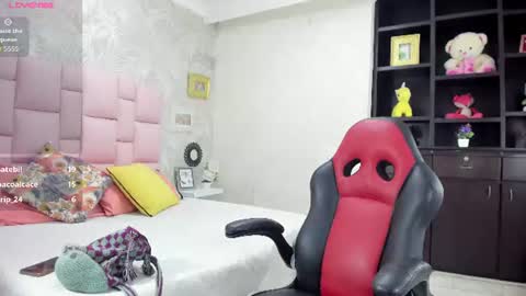 mara_summerr online show from June 11, 12:32 am
