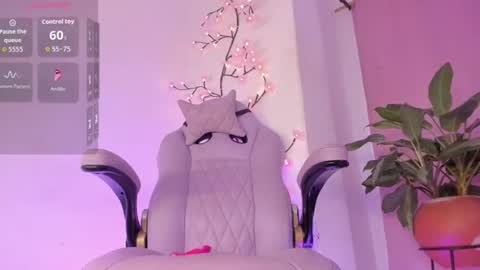 Snapshot of maraa_royal chatting on July 31, 9:25 pm maraa_royal online show from July 31, 9:25 pm