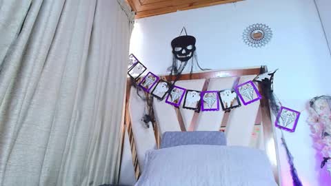 Snapshot of maraa_x chatting on October 29, 7:37 pm maraa_x online show from October 29, 7:37 pm