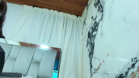 maraa_x online show from April 29, 11:36 am