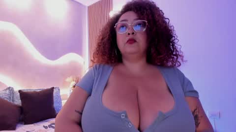Snapshot of maraasweet chatting on May 5, 2:08 am Mrs. Sweet online show from May 5, 2:08 am